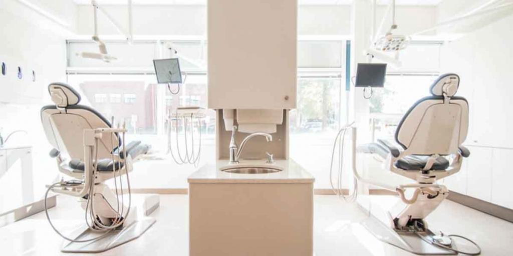 What are the Benefits of Professional Brooklyn Dental Cleaning Near Me?