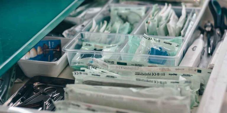 Emergency Dentist Near Me: 4 Steps To Follow In The Event Of A Dental Emergency