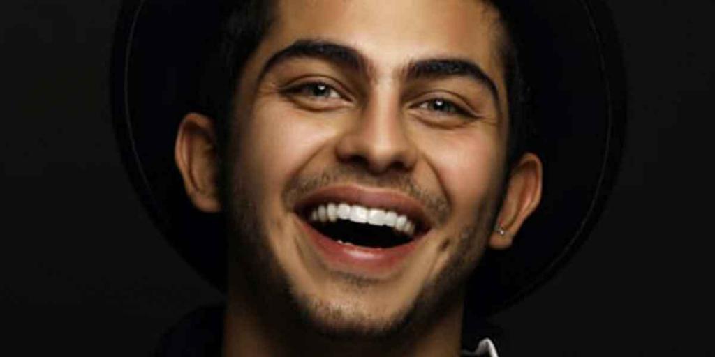 Best Cosmetic Dentist Performs Various Procedures to Beautify Your Smile