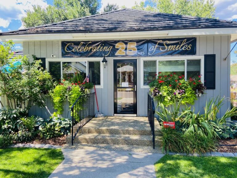 Dentist Colorado Springs CO Mark H Wright DDS cover exterior 768x576