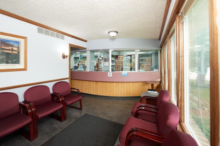 Dentist Battle Creek MI Earl E. Gaball DDS interior 768x512
