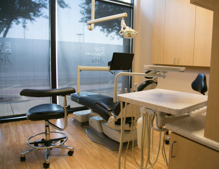 Dentist Fort Worth TX Fort Worth Dental Arts Dr. Spencer Hoyt OFFICE2 768x593