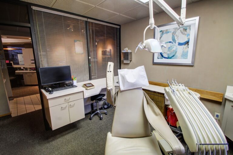 Dentist Clearwater FL Boulevard Dental Dr. Chris Wujick DMD office 768x512