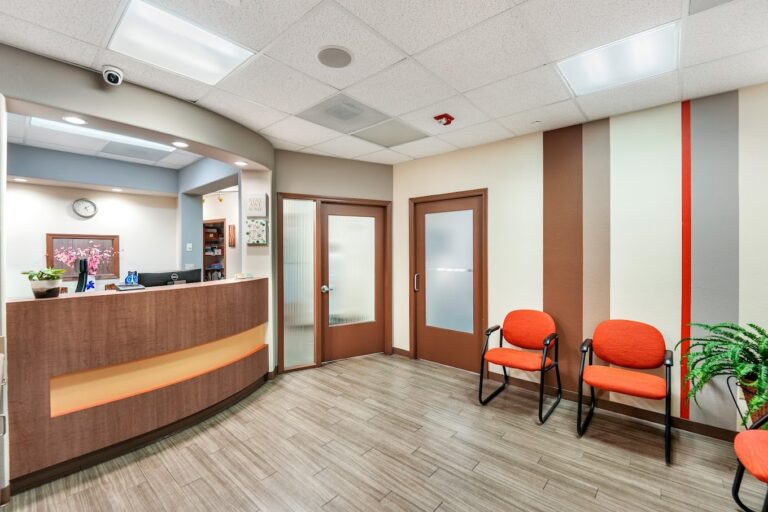 Dentist Fremont CA StarBrite Dental Dr. Munira Lokhandwala DDS FAGD FICOI INTERIOR 768x512