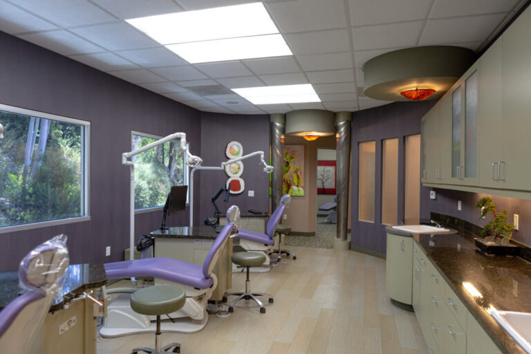 office img 1 768x512