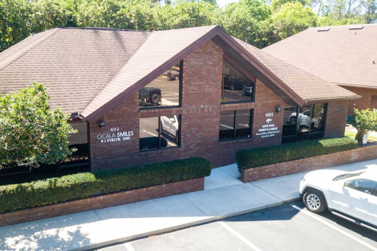 Dentist Ocala FL Ocala Smiles Dr. Robert J. Evelyn exterior 768x512