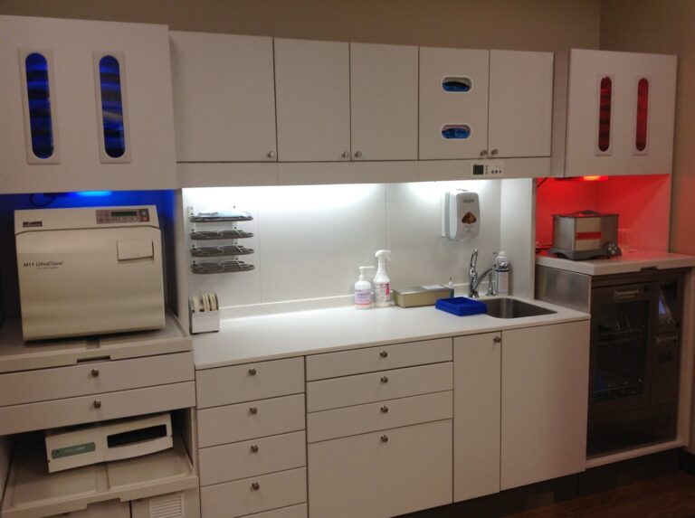 State of the art sterilization equipment at the office of Knoxville dentist Robert M. Kelso DDS 768x573